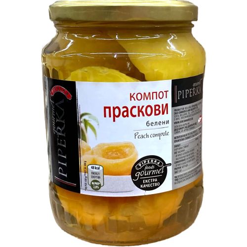 Piperka компот от белени праскови (680 г)