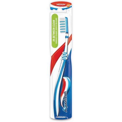 Aquafresh четка за зъби In Between Clean (1 бр.)